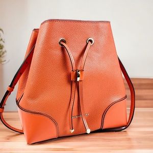 MICHAEL KORS Mercer Gallery Bucket Bag Coral Pink